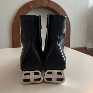 Balenciaga Typo Leather Ankle Boots Size 39